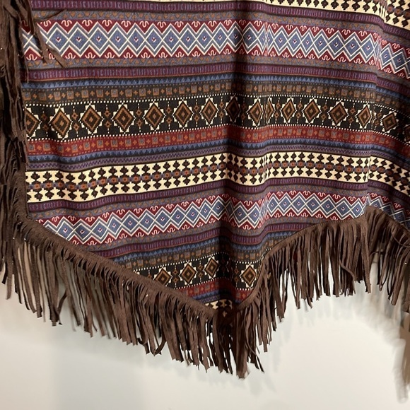 Double D Ranch | Soft Southwestern Poncho Fringe Detail Size Small - Picture 5 of 7